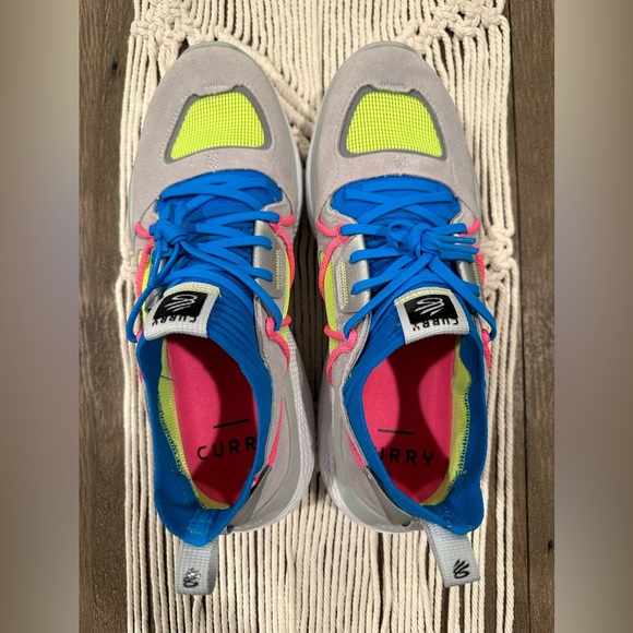 Under Armour Curry Flow Cozy Sneakers - Picture 3 of 6